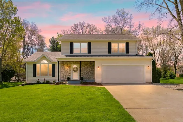 $425,000 | 22115 Indian Hill, Mattawan, MI 49071