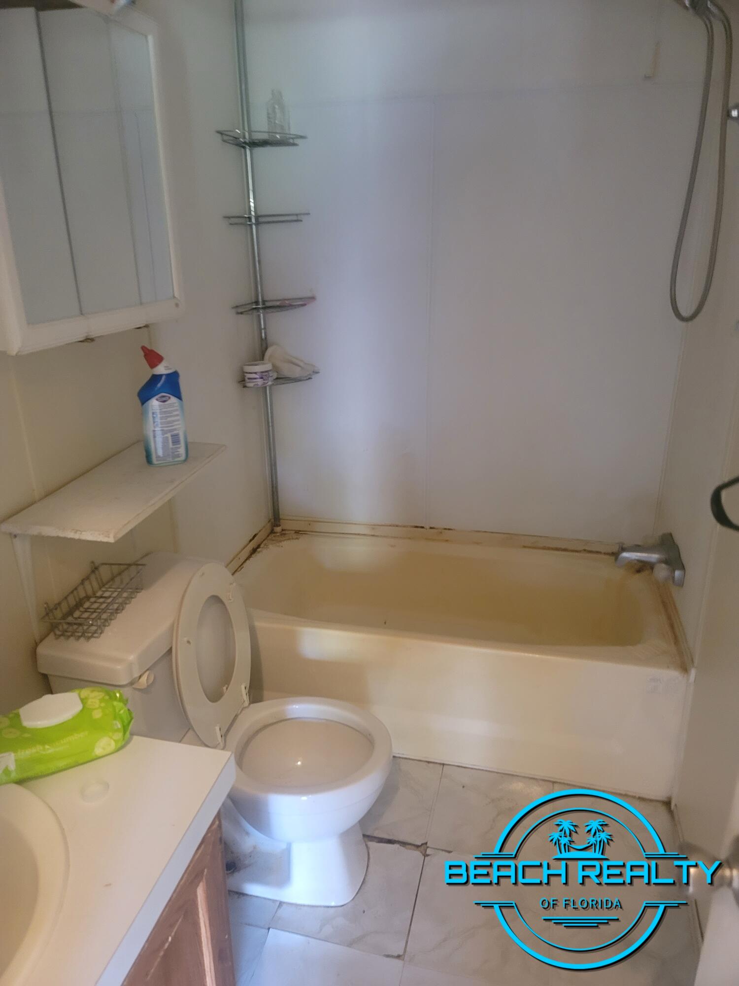 2128 Shadow Bay Avenue Grand Ridge, FL 32442 - Photo 6 of 9 BATH