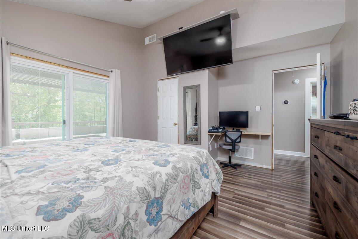 1120 Wilson Ridge Lake Cormorant, MS 38641 - Photo 11 of 20 17-Primary Bedroom
