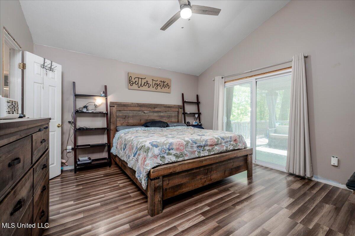 1120 Wilson Ridge Lake Cormorant, MS 38641 - Photo 10 of 20 15-Primary Bedroom