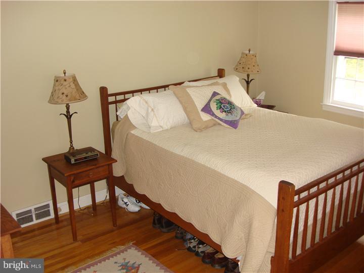 118 Earlington Road Havertown, PA 19083 - Photo 10 of 15 Bedroom - Main