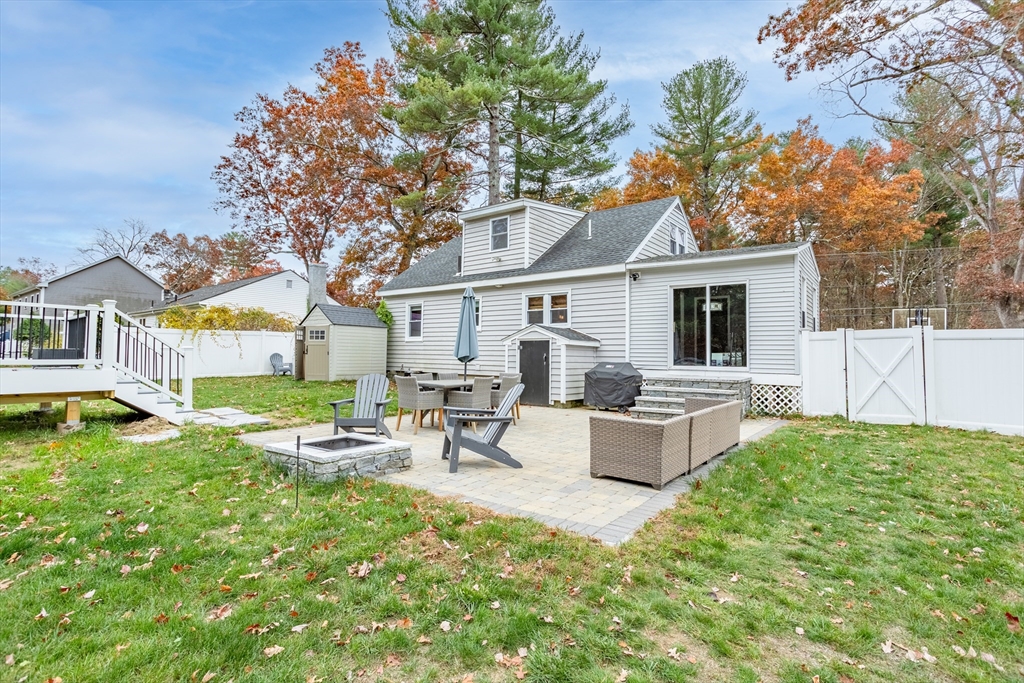 30 Concord Road Westford, MA 01886 - Photo 3 of 38 Gallery Image 3