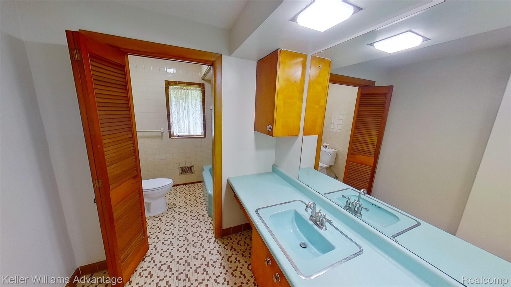 30862 West Road New Boston, MI 48164 - Photo 16 of 33 WestRd_30862_Bathroom 1.jpg