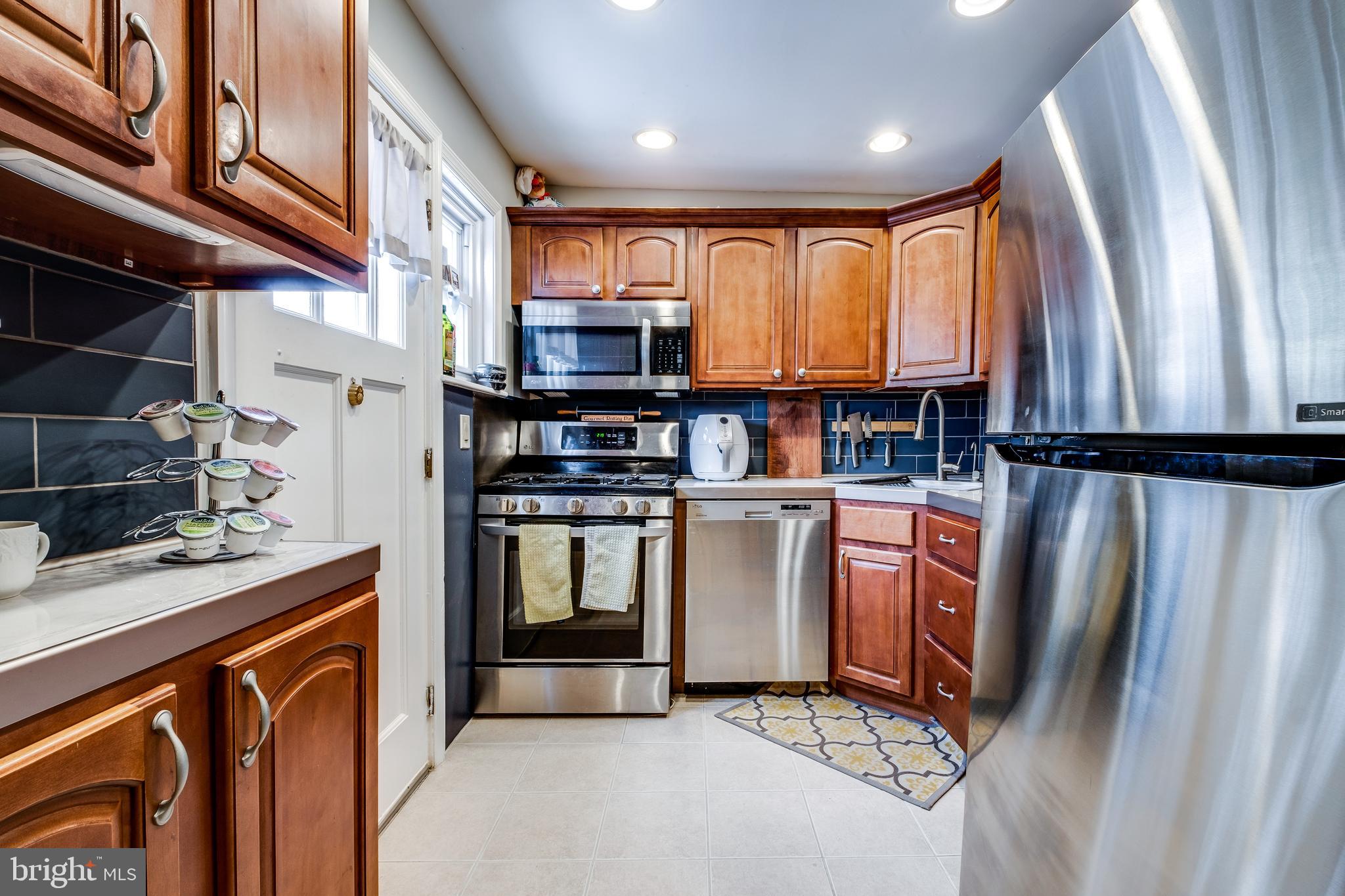 719 Surrey Road Aldan, PA 19018 - Photo 11 of 40