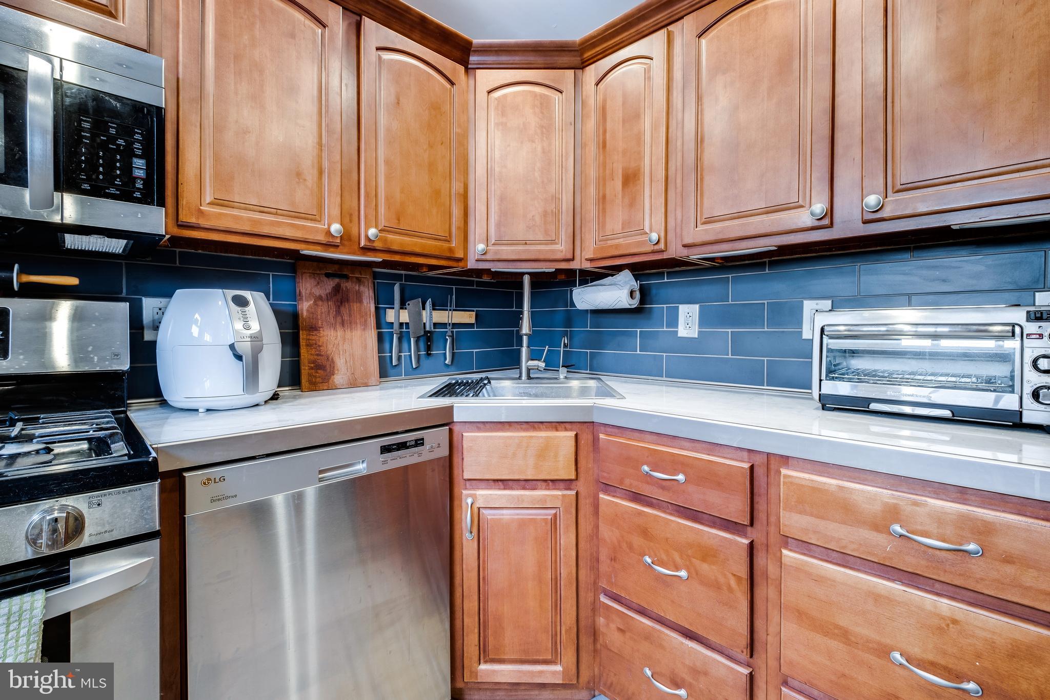 719 Surrey Road Aldan, PA 19018 - Photo 15 of 40