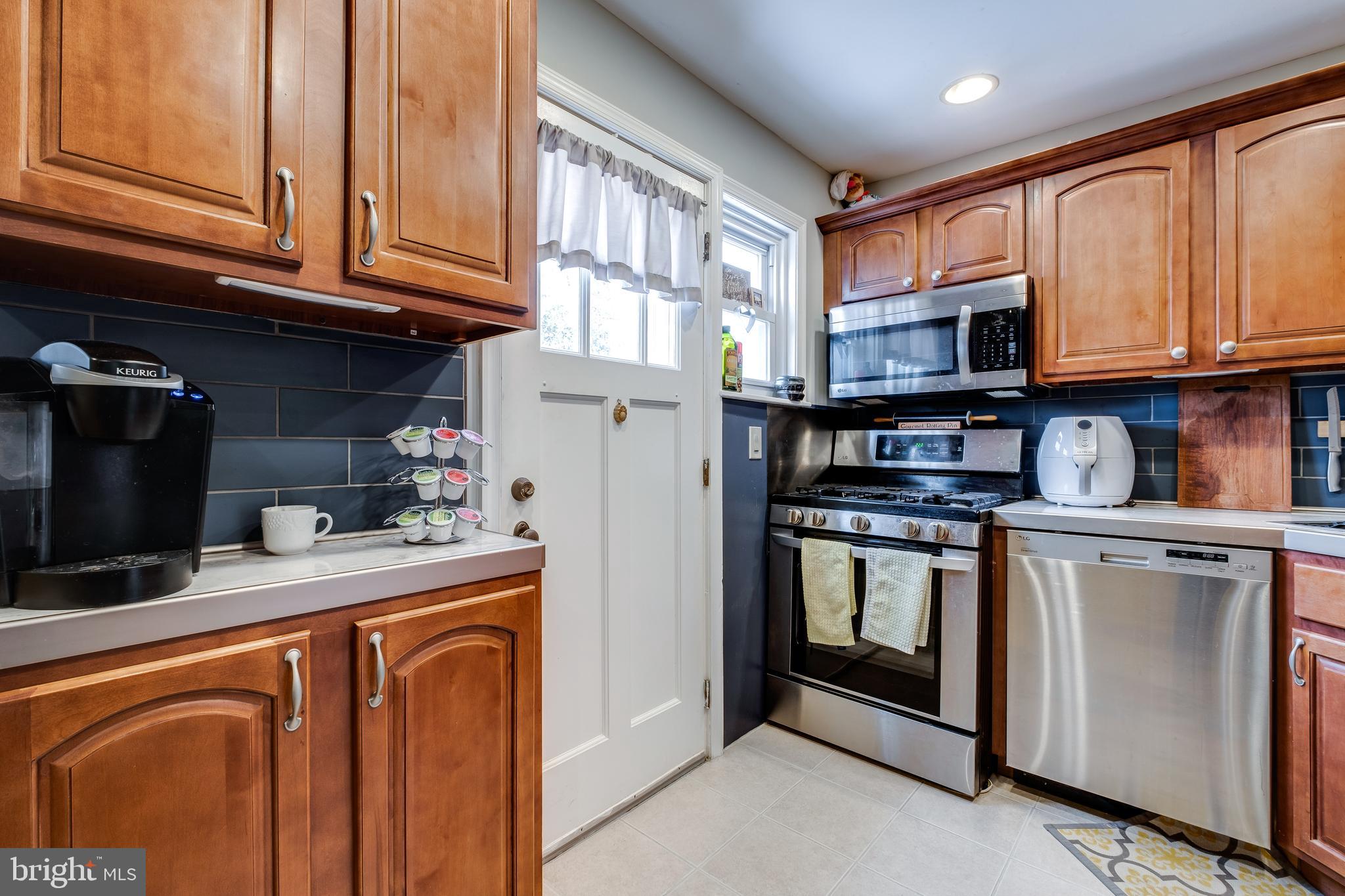 719 Surrey Road Aldan, PA 19018 - Photo 16 of 40