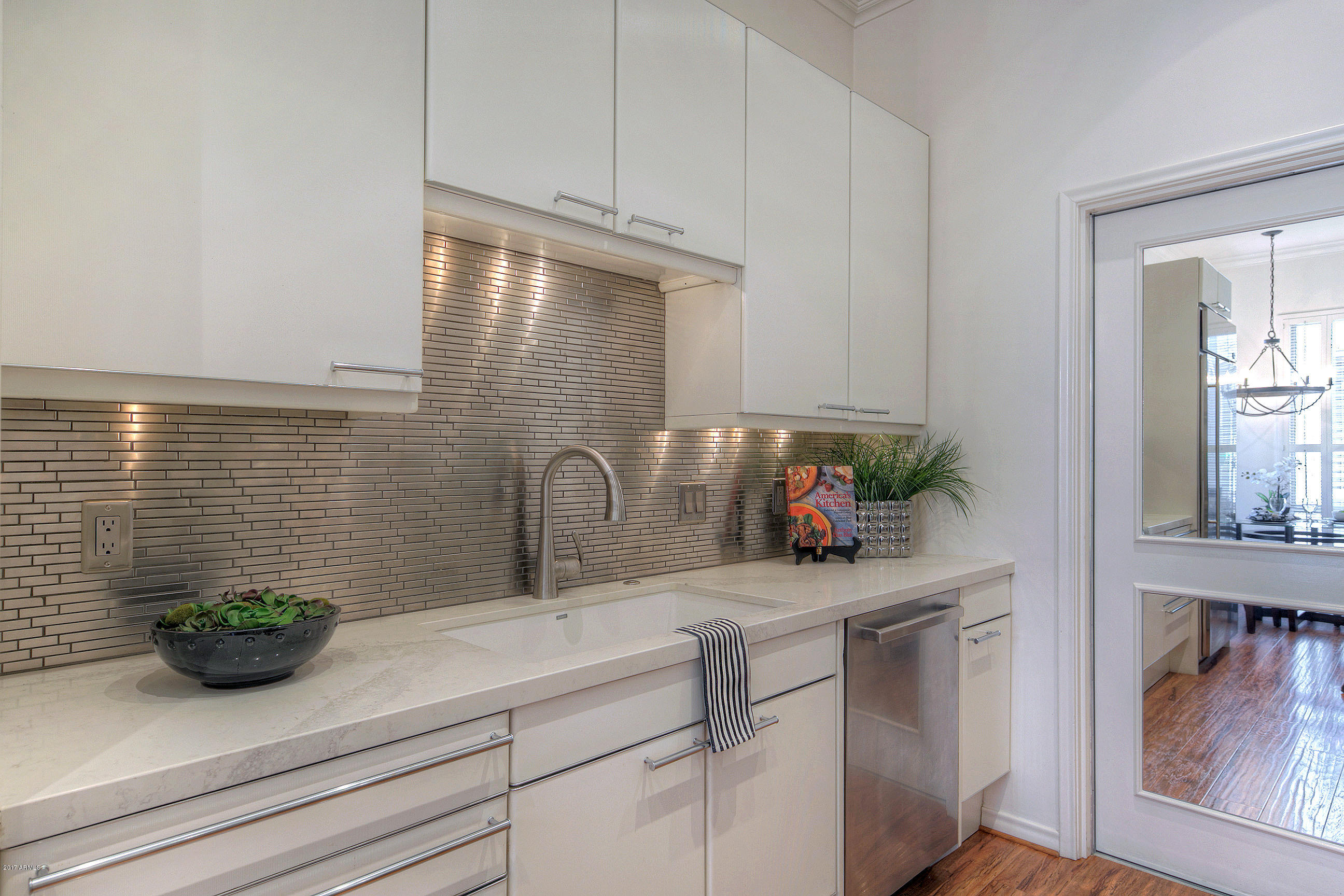 5666 North Scottsdale Road Paradise Valley, AZ 85253 - Photo 15 of 30 Stainless Mosaic Backsplash