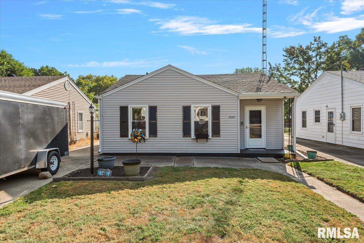 2024 North 19th Street Springfield, IL 62702 - Photo 1 of 27