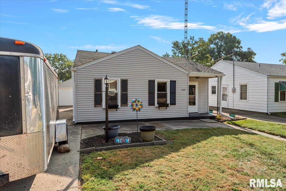 2024 North 19th Street Springfield, IL 62702 - Photo 3 of 27