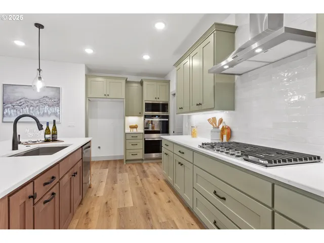 a view of walk in closet