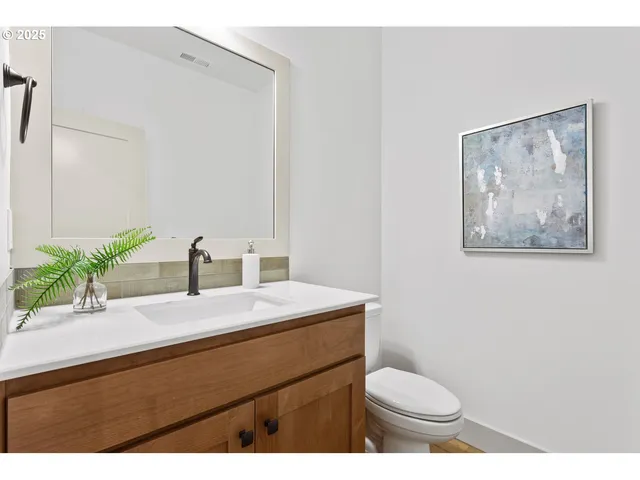 a view of entryway and hall