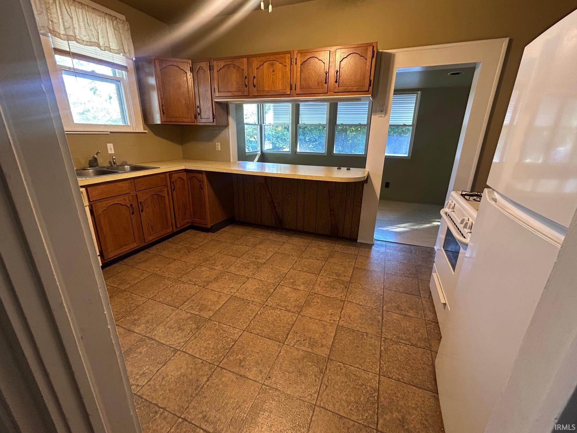 4913 Stringtown Road Evansville, IN 47711 - Photo 4 of 12 Gallery Image 4