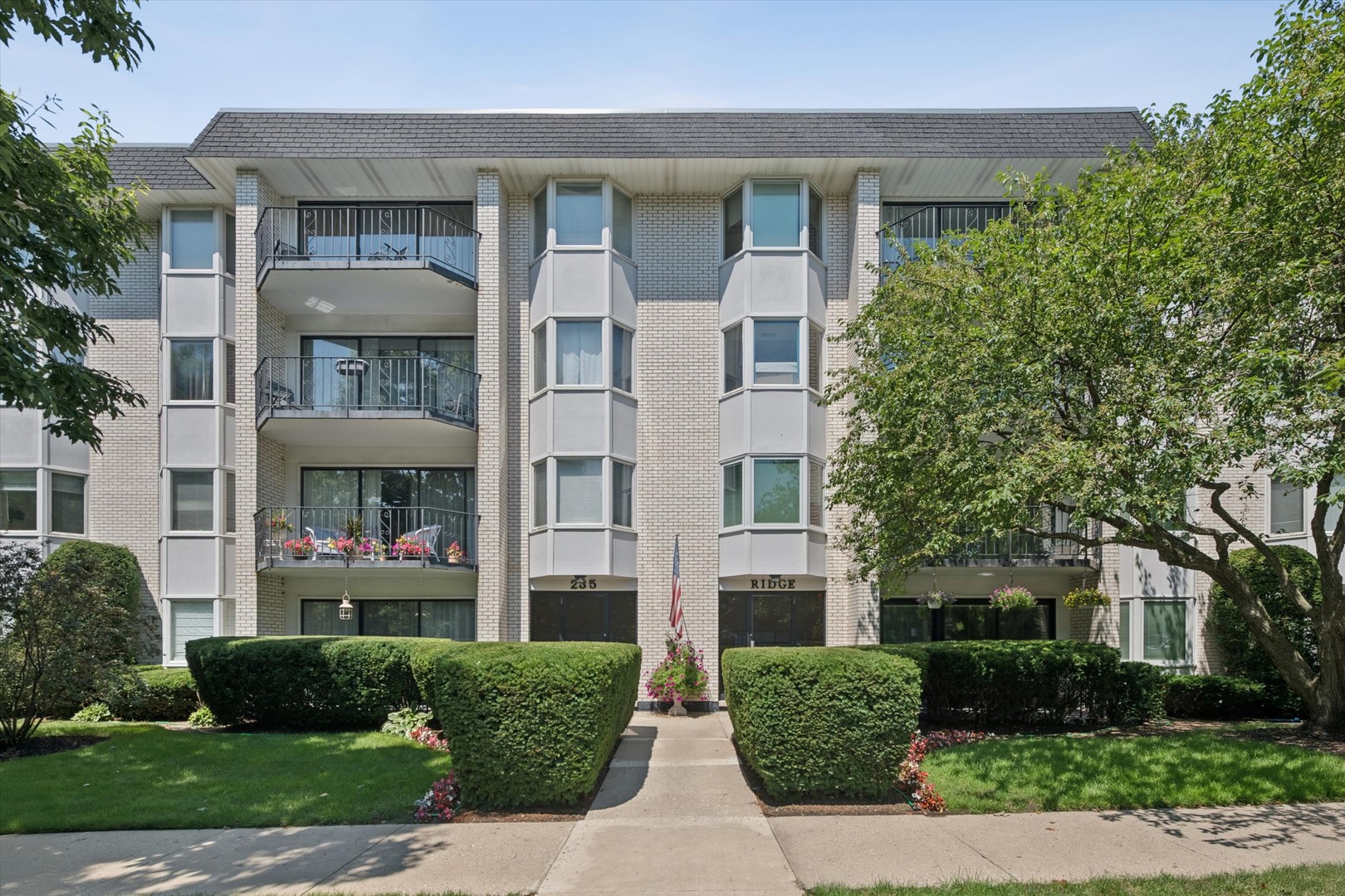 235 Ridge Road, Unit 3B Wilmette, IL 60091 - Photo 1 of 21 Gallery Image 1
