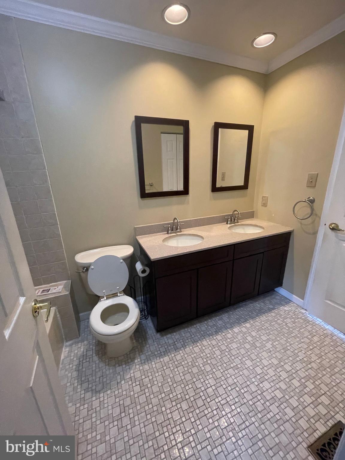 105 Bradbury Road Brookhaven, PA 19015 - Photo 13 of 18 Upstairs Full Bathroom