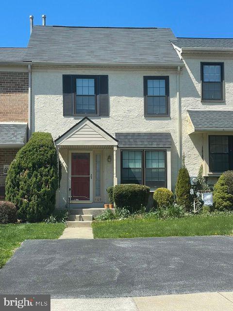 105 Bradbury Road Brookhaven, PA 19015 - Photo 2 of 18 Front of House with parking out front