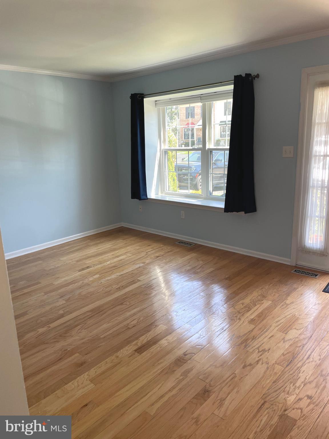 105 Bradbury Road Brookhaven, PA 19015 - Photo 5 of 18 Double Window in Living Area