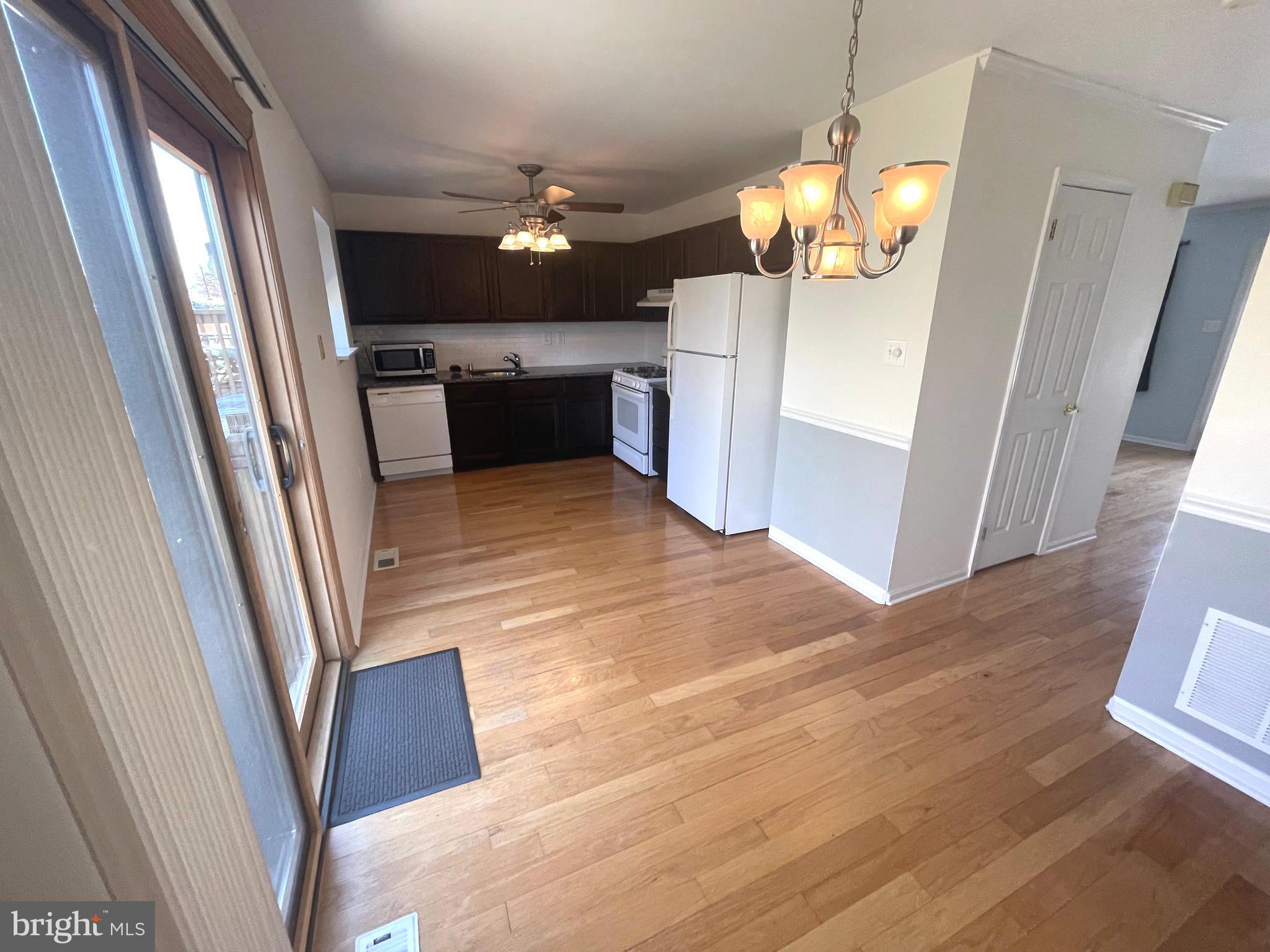 105 Bradbury Road Brookhaven, PA 19015 - Photo 8 of 18 Eat In Kitchen