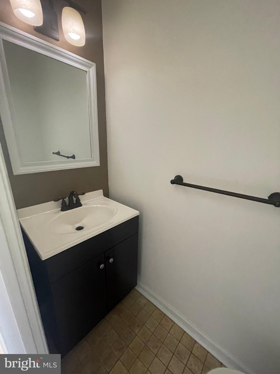 105 Bradbury Road Brookhaven, PA 19015 - Photo 10 of 18 1st floor Powder Room