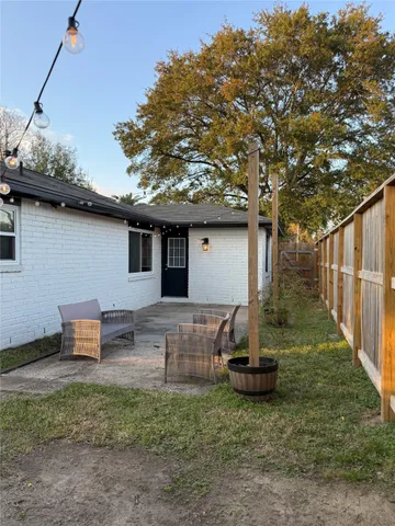 $2,290 | 1214 Sigma Street, Pasadena, TX 77504