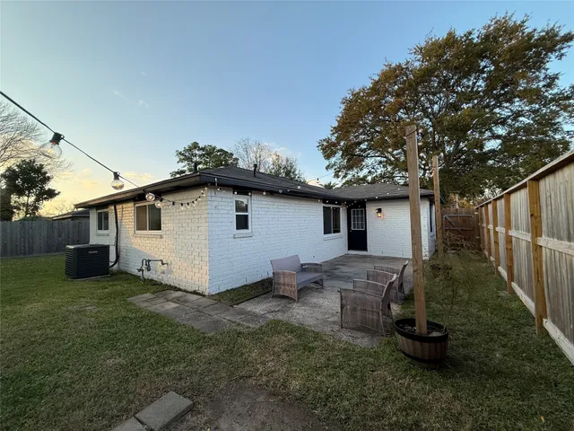 $2,290 | 1214 Sigma Street, Pasadena, TX 77504