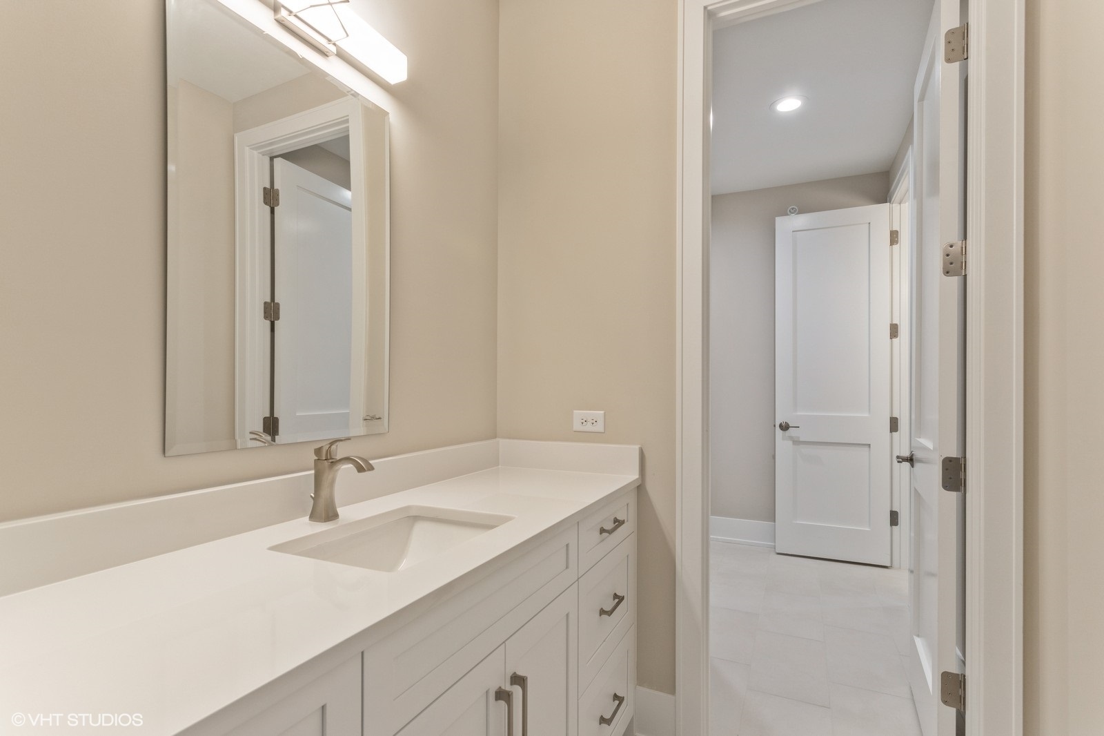 2071 Deer (lot 25) Trail Long Grove, IL 60047 - Photo 13 of 17 a bathroom with a sink and a mirror