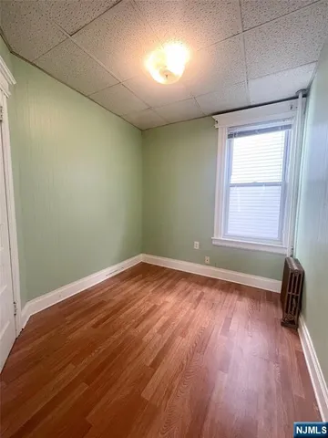 $2,280 | 180 Devon Street, Unit 2, Kearny, NJ 07032