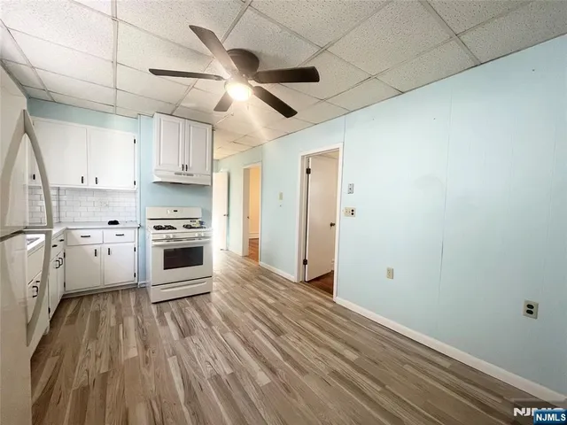 $2,280 | 180 Devon Street, Unit 2, Kearny, NJ 07032