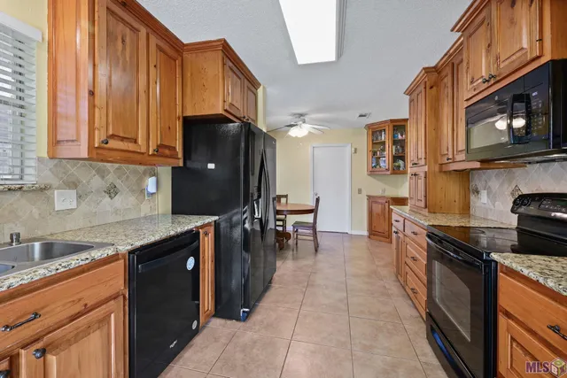 $230,000 | 15833 Hewwood Avenue, Baton Rouge, LA 70816