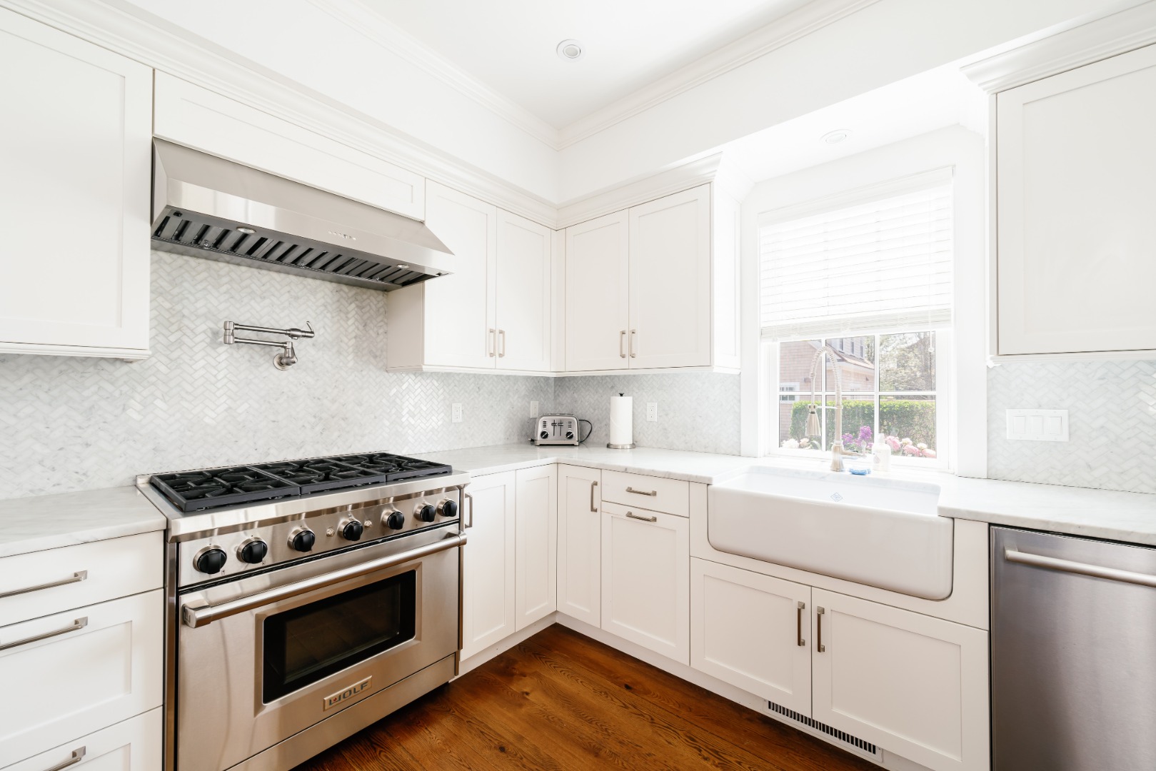 13 Derrymore Road Nantucket, MA 02554 - Photo 8 of 32