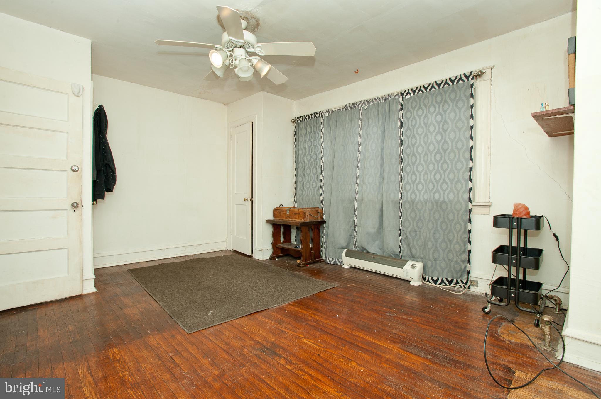 7004 Atlantic Avenue Upper Darby, PA 19082 - Photo 13 of 22 Bedroom 1