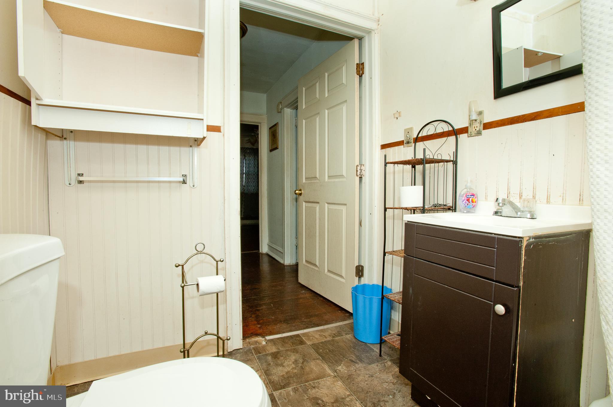 7004 Atlantic Avenue Upper Darby, PA 19082 - Photo 16 of 22 Full Bath