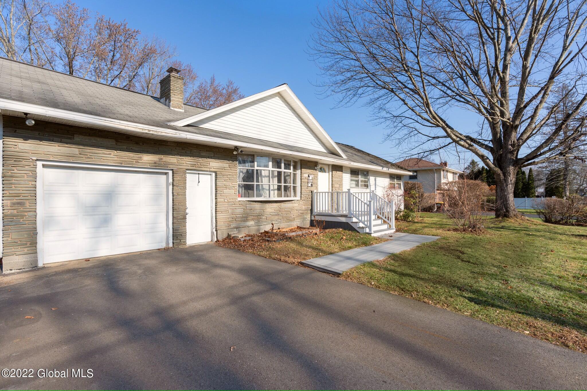 6 Rosemere Road Ballston Lake, NY 12019 - Photo 2 of 19 2