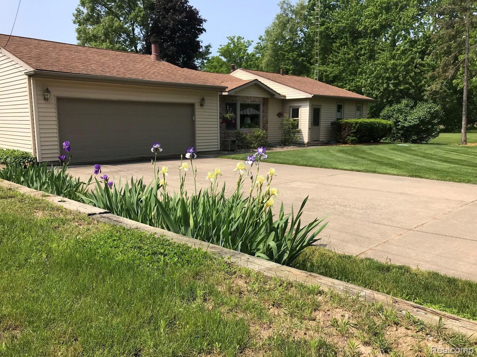 3344 East Pierson Road Flint, MI 48506 - Photo 2 of 33 z0czxrsW.jpeg