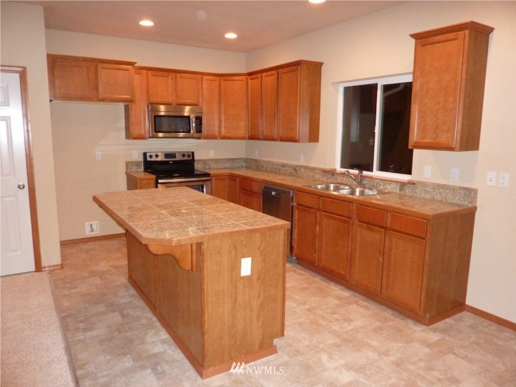 16618 West Lake Goodwin Road Stanwood, WA 98292 - Photo 5 of 10 Gallery Image 5