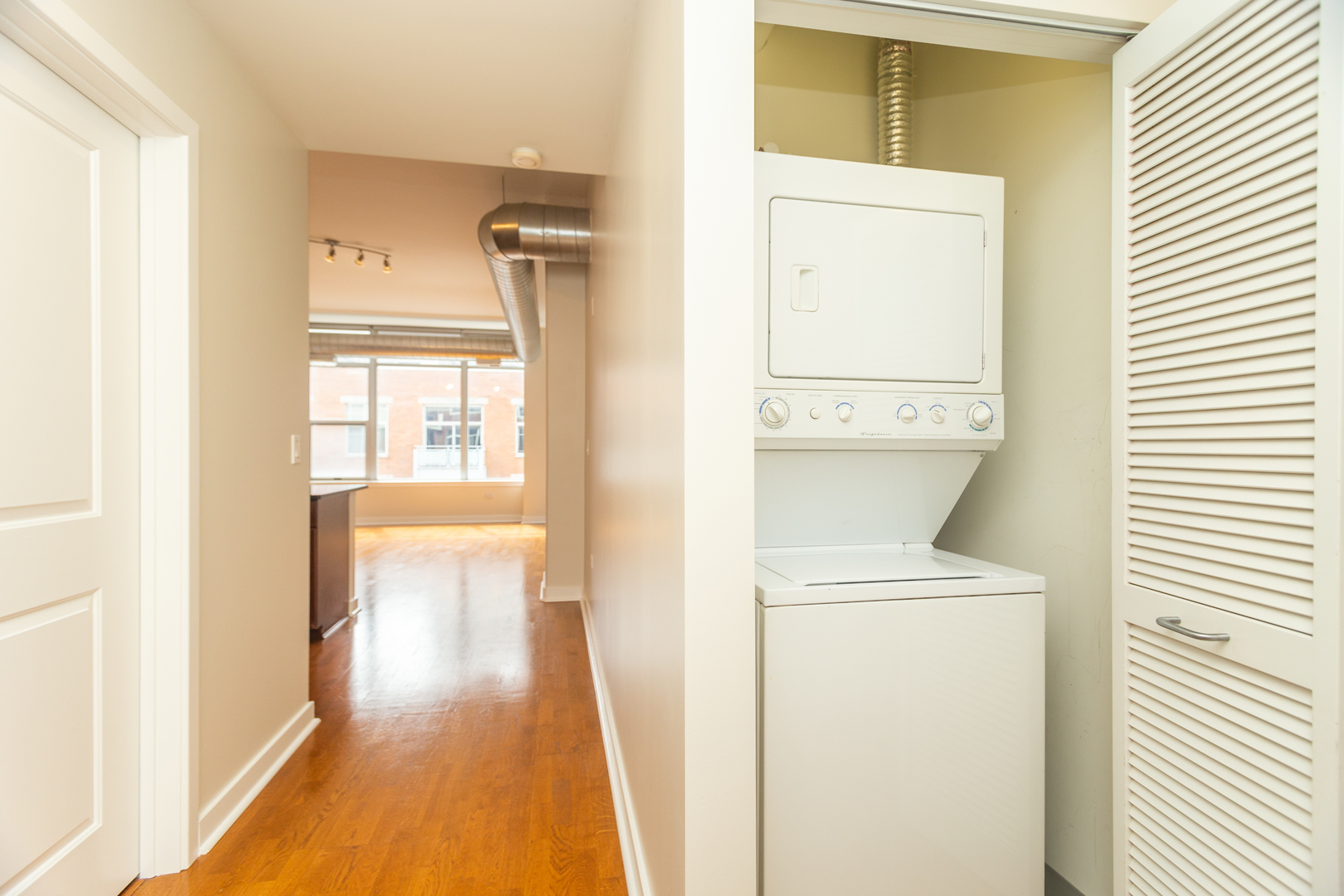 901 West Madison Street, Unit 509 Chicago, IL 60607 - Photo 11 of 14 a view of washer and dryer
