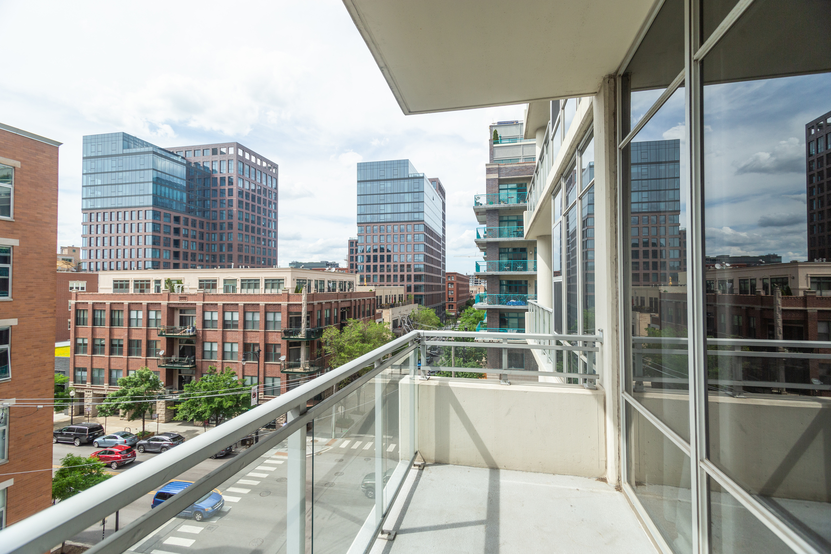 901 West Madison Street, Unit 509 Chicago, IL 60607 - Photo 12 of 14 a view of balcony with city view