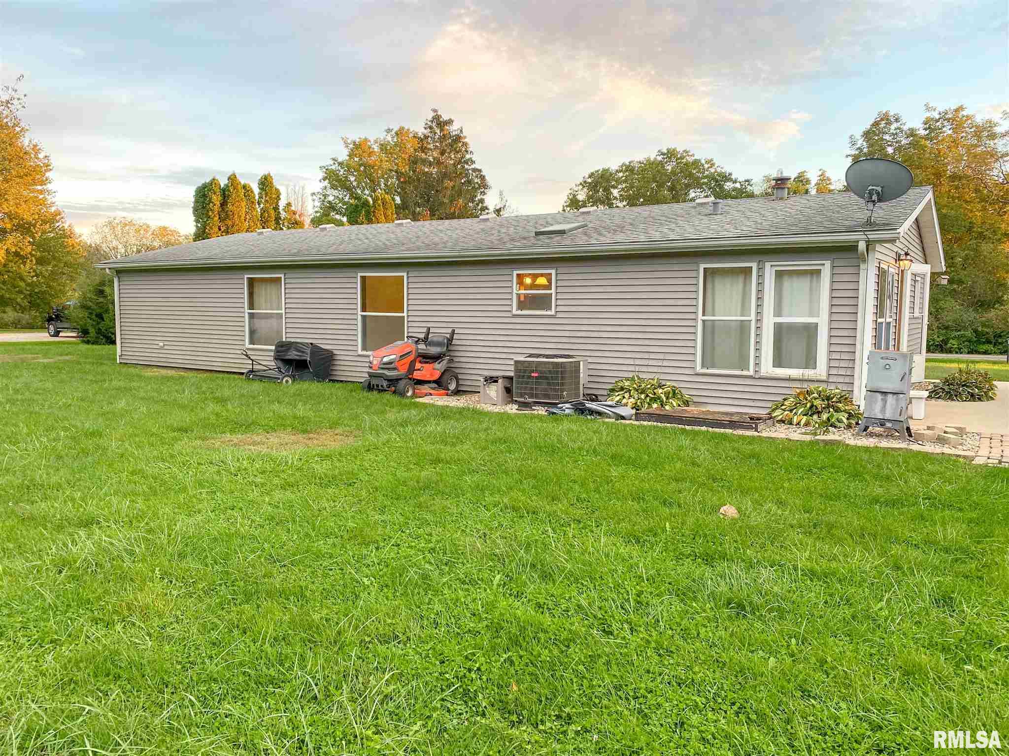 7489 Deer Run Road Pleasant Plains, IL 62677 - Photo 17 of 19 Gallery Image 17