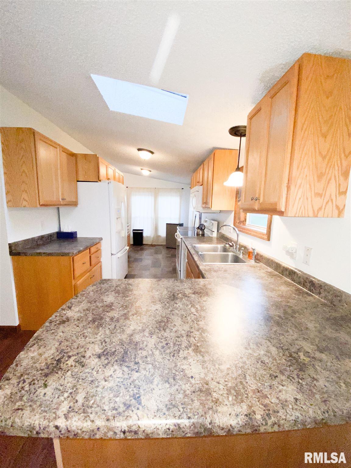 7489 Deer Run Road Pleasant Plains, IL 62677 - Photo 3 of 19 Gallery Image 3
