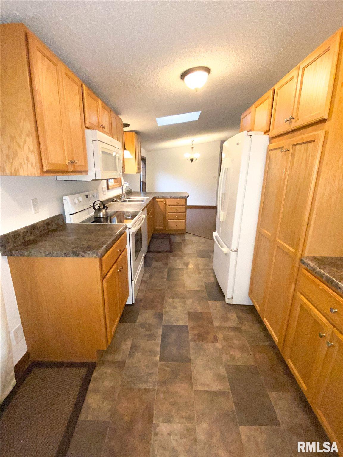 7489 Deer Run Road Pleasant Plains, IL 62677 - Photo 4 of 19 Gallery Image 4
