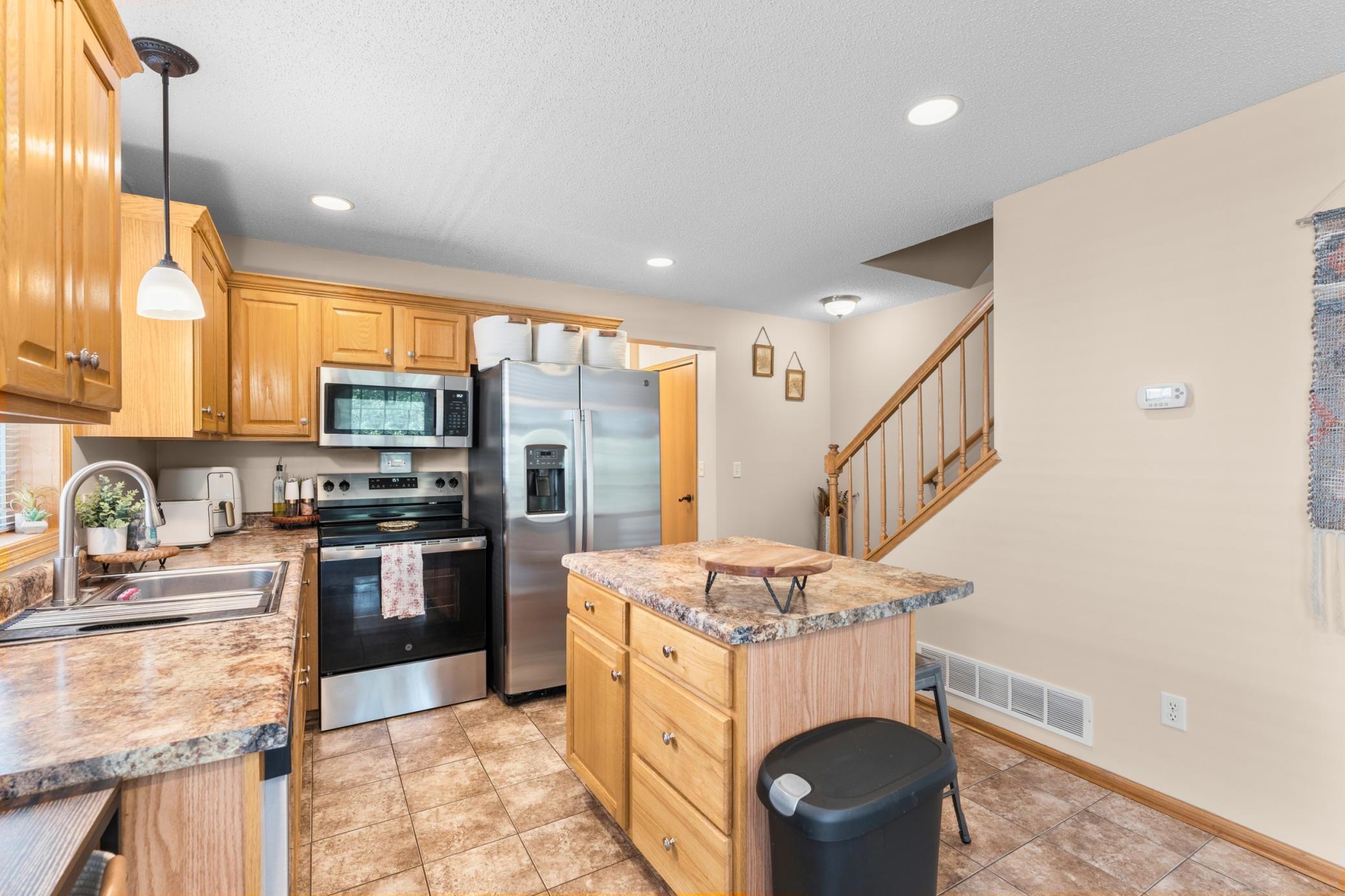 3156 River Falls Court Northwest Rochester, MN 55901 - Photo 3 of 25