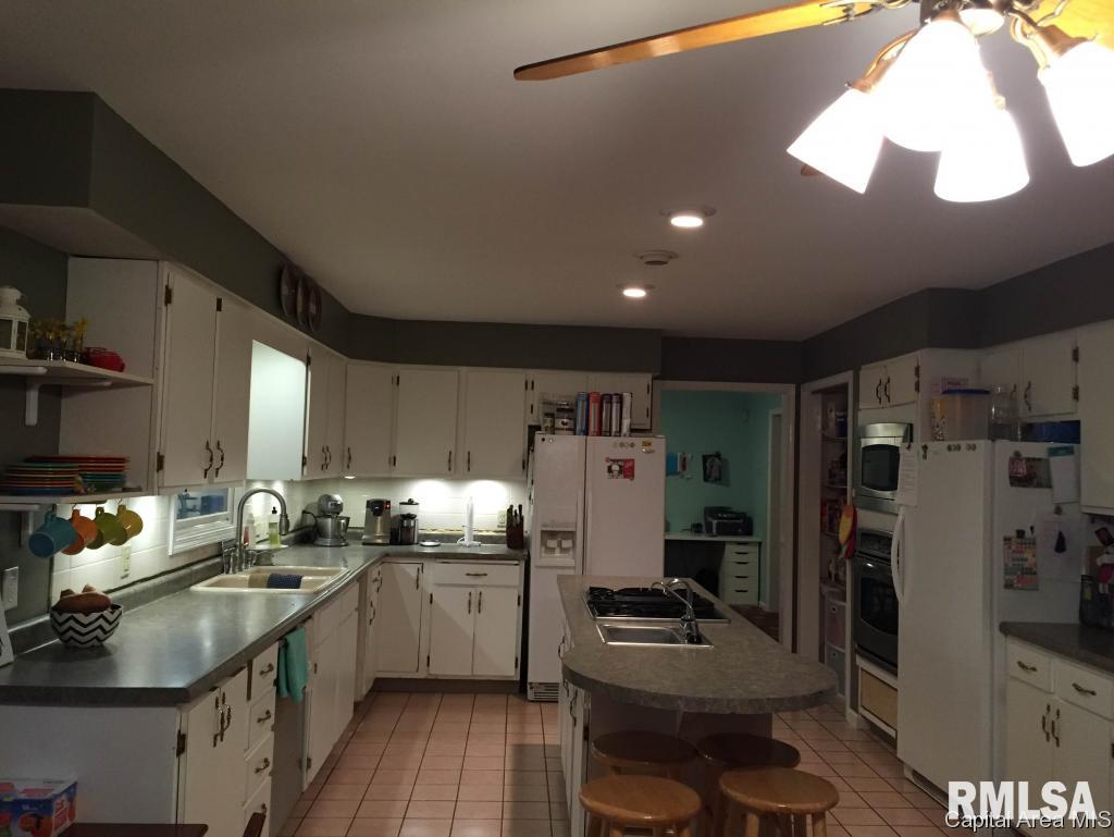 4010 Tozer Road Springfield, IL 62707 - Photo 3 of 17