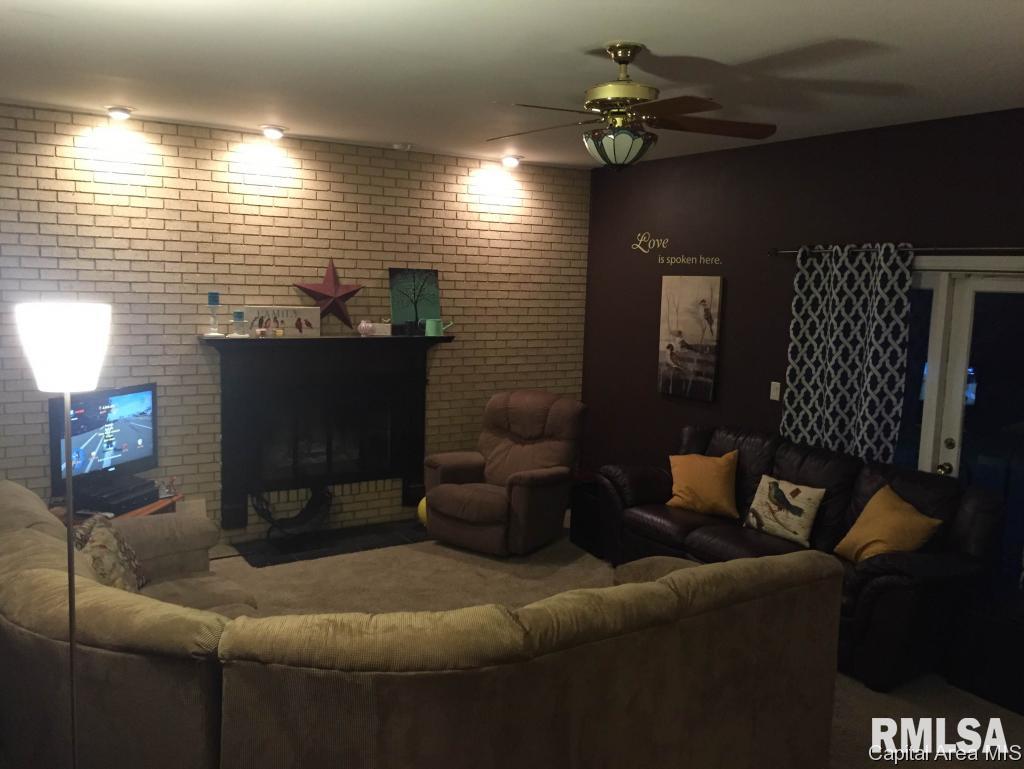 4010 Tozer Road Springfield, IL 62707 - Photo 7 of 17