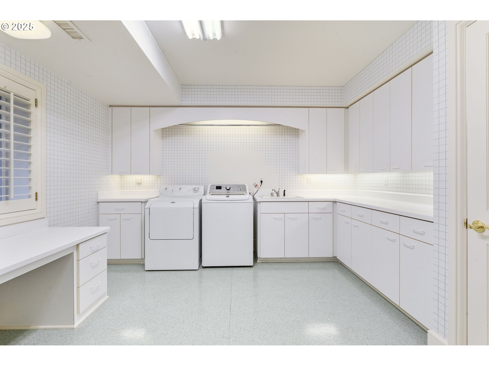 8212 Northwest Fruit Valley Road, Unit C Vancouver, WA 98665 - Photo 36 of 44