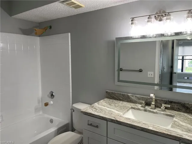 $1,400 | 13631 Eagle Ridge Drive, Unit 227, Fort Myers, FL 33912