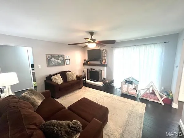 $399,900 | 371 Novara Drive, Ballwin, MO 63021