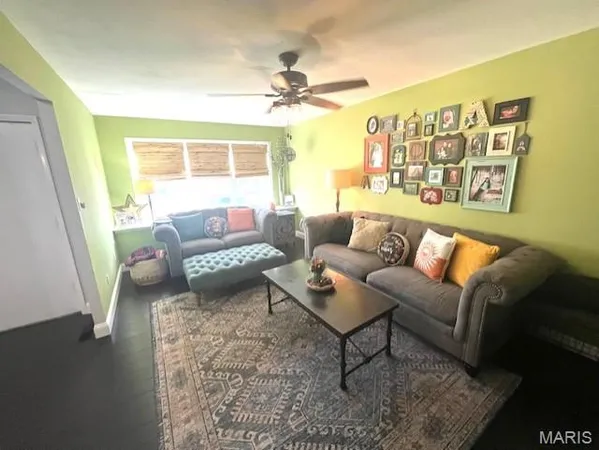 $399,900 | 371 Novara Drive, Ballwin, MO 63021