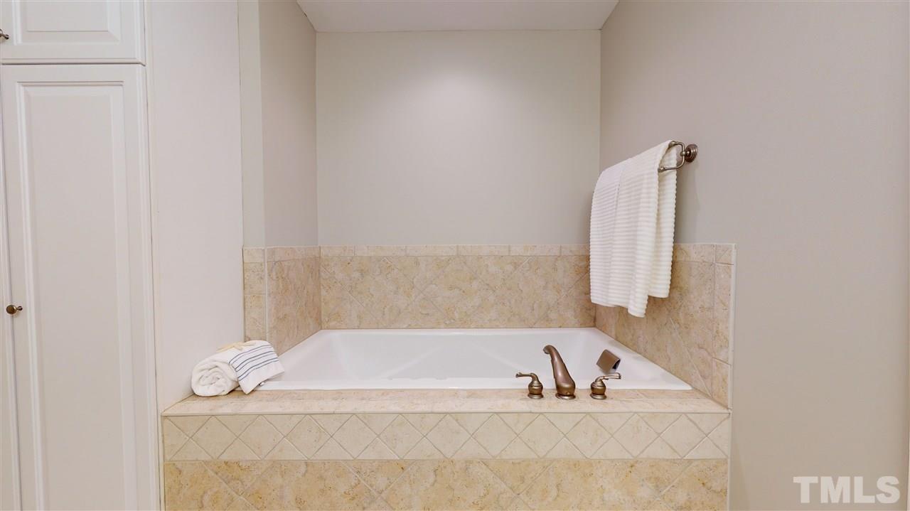 3132 Mt Vernon Church Road Raleigh, NC 27613 - Photo 20 of 30 Good Size soaking Tub