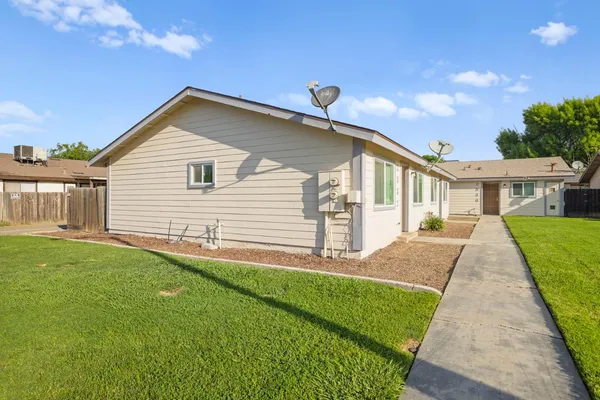 $545,000 | 2532 West Chestnut Court, Visalia, CA 93277