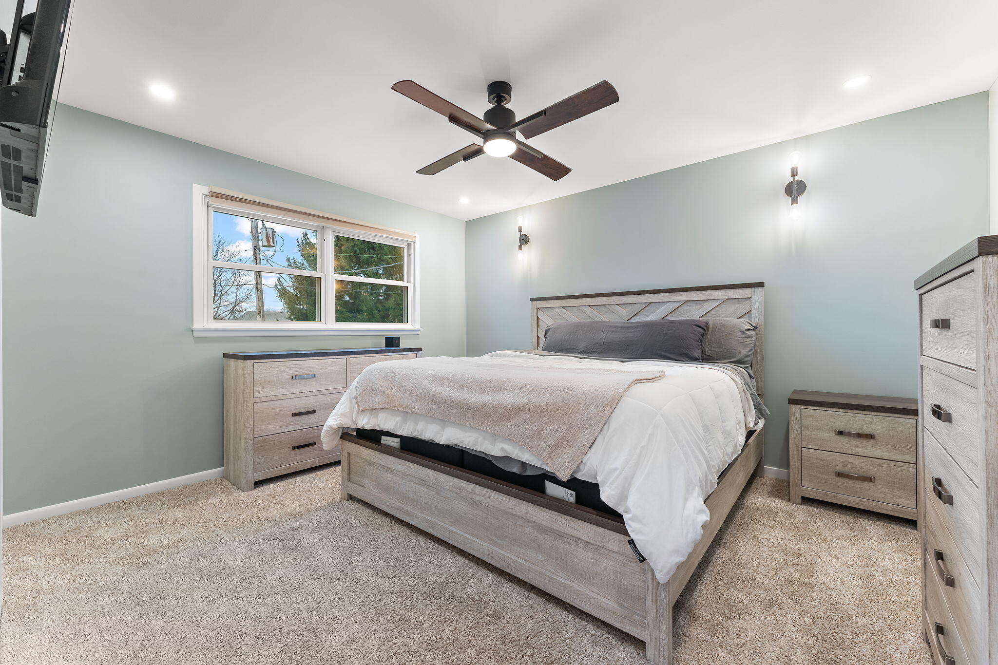 3036 99th Street Highland, IN 46322 - Photo 10 of 22 a bedroom with a bed and window
