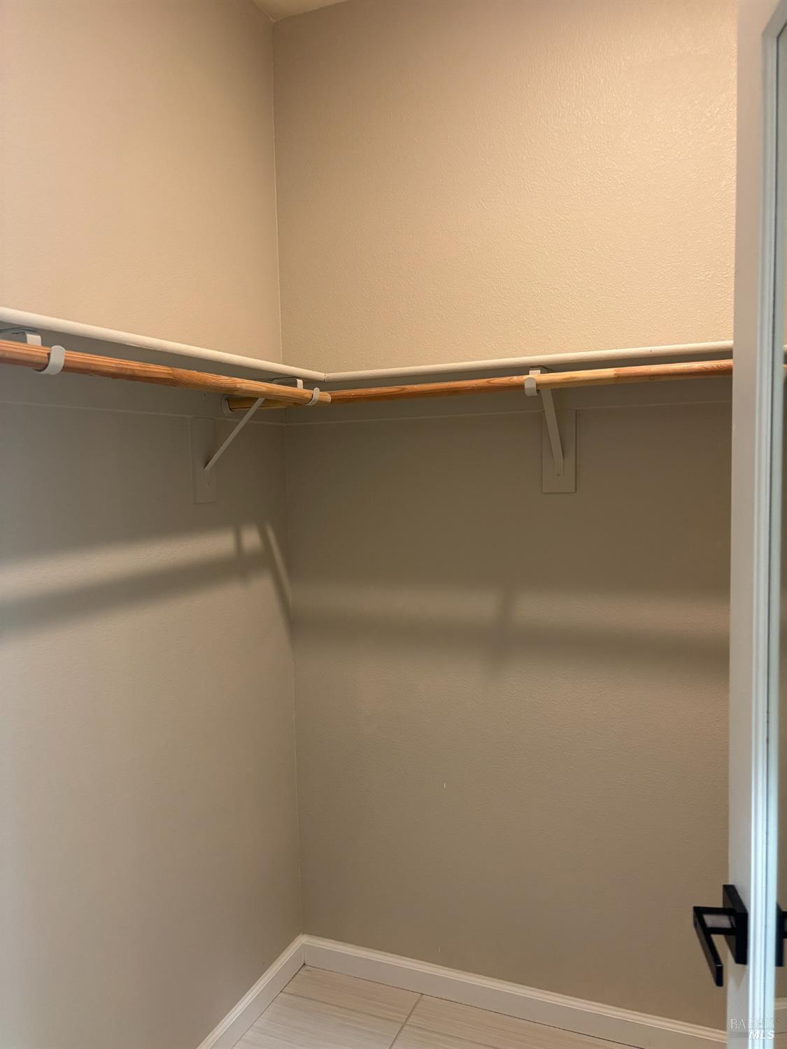 5114 Kolton Place Rohnert Park, CA 94928 - Photo 14 of 37 a close up of a microwave